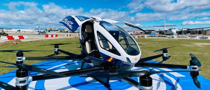 Megadron de la policía nacional Ehang eh216